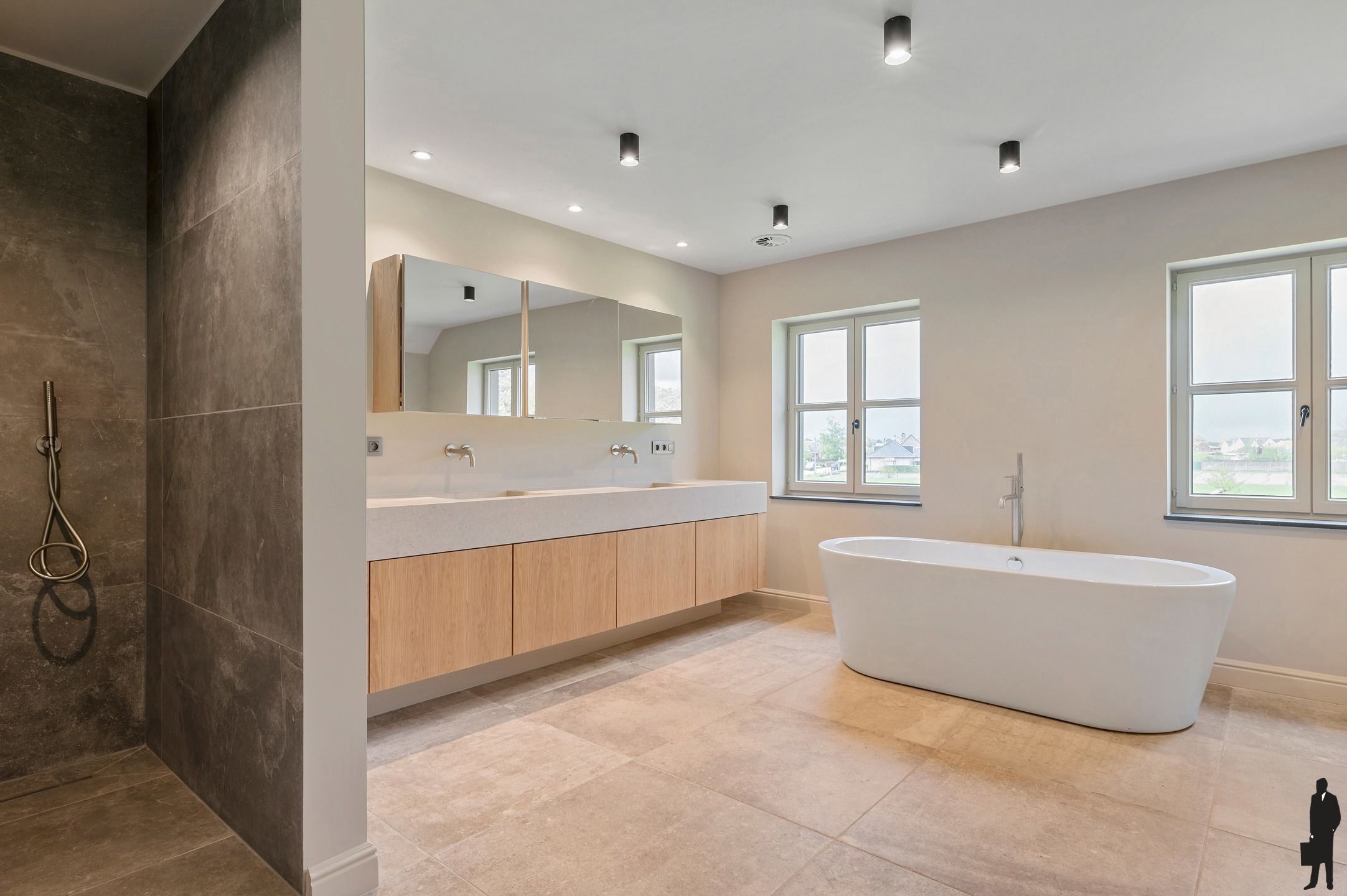 Hoogwaardig, gerenoveerde villa op een perceel van 3.552m² foto 22