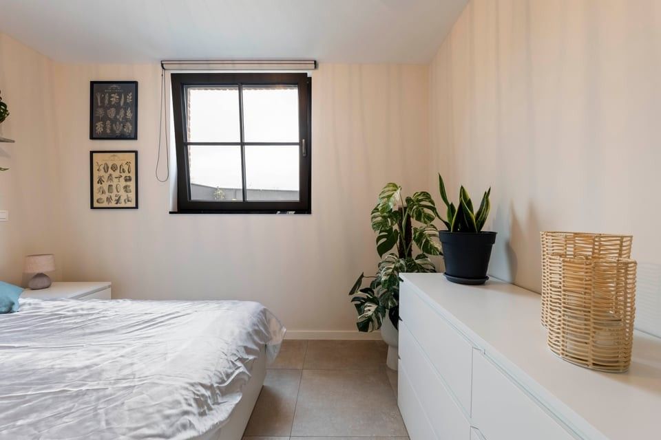 PRACHTIG NIEUWBOUWAPPARTEMENT MET 2 SLKS EN EEN STAANPLAATS IN HET LANDELIJKE HEERS foto 15