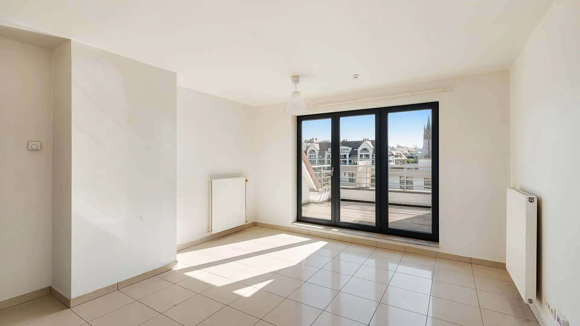 Zonnig duplex-appartement met grote zonneterrassen te Heist foto 2