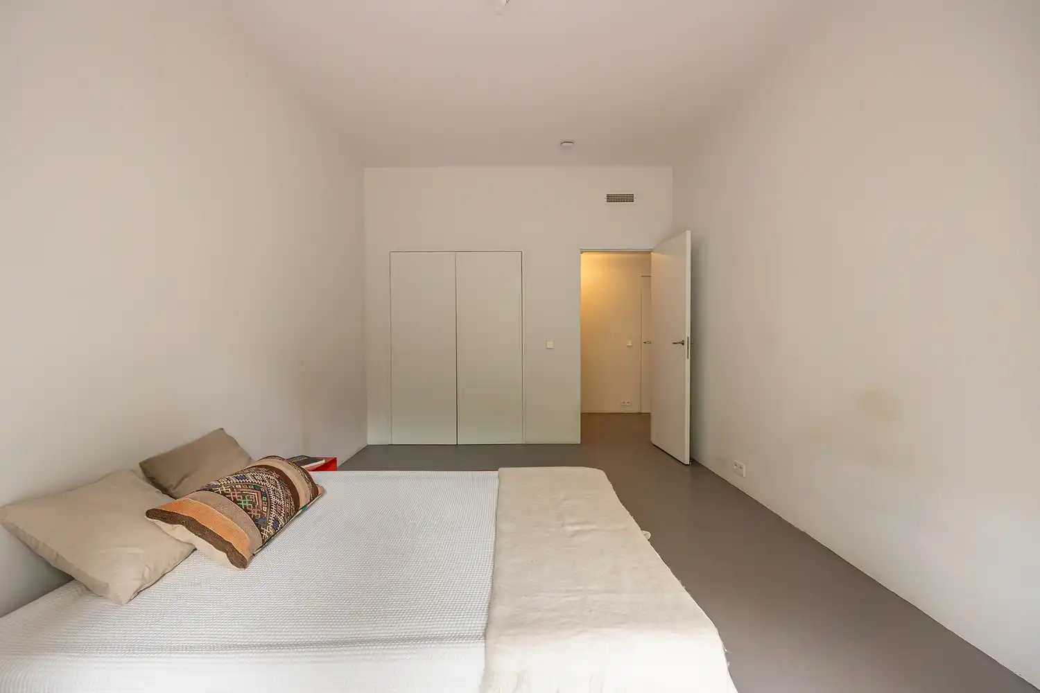 Architecturaal gerenoveerd en energiezuinig (EPC B) appartement van 215 m² met aangenaam terras op toplocatie op het Zuid foto 15