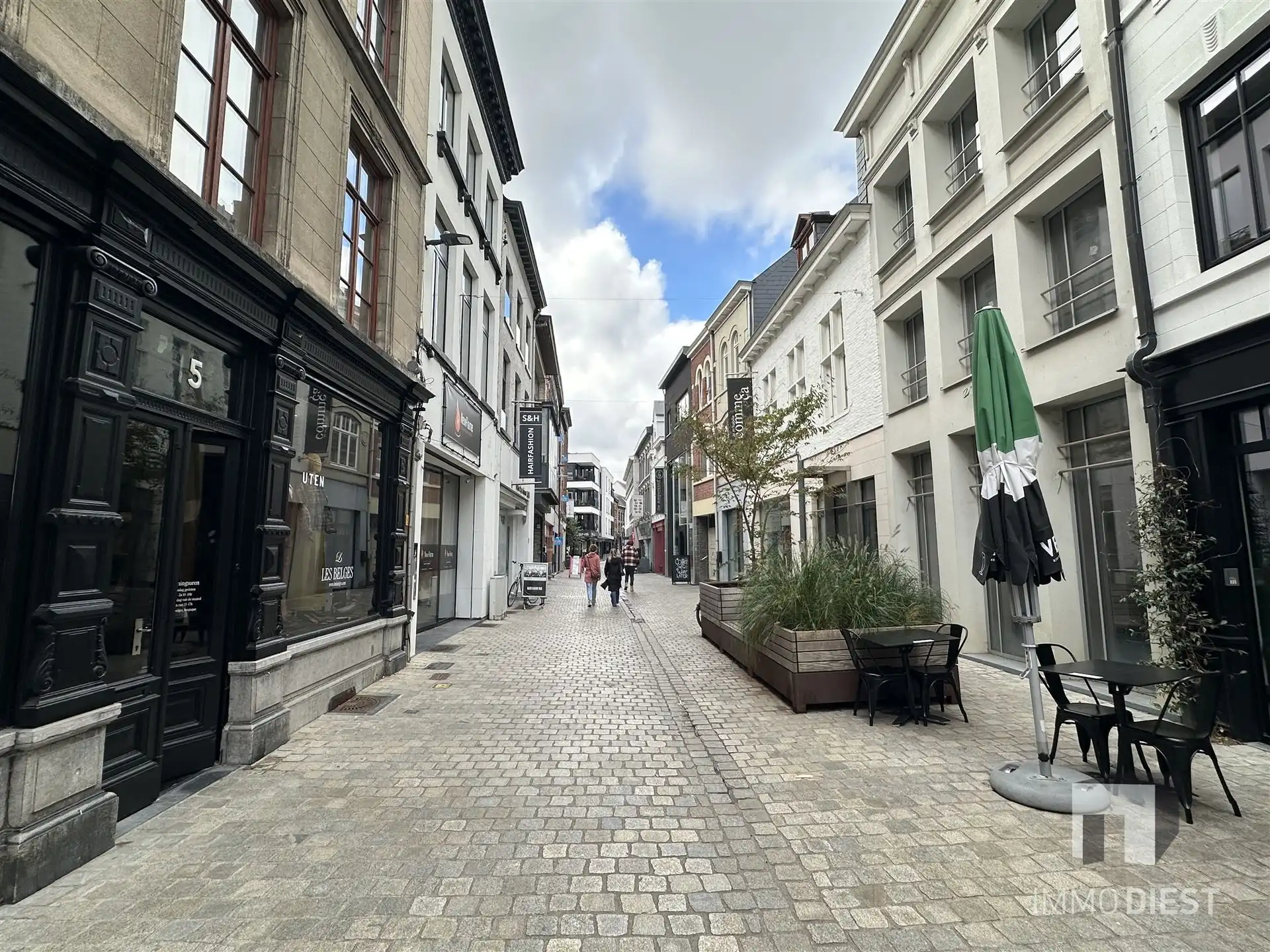 Opbrengsteigendom - 3 gloednieuwe appartementen + 1 handelspand foto 23