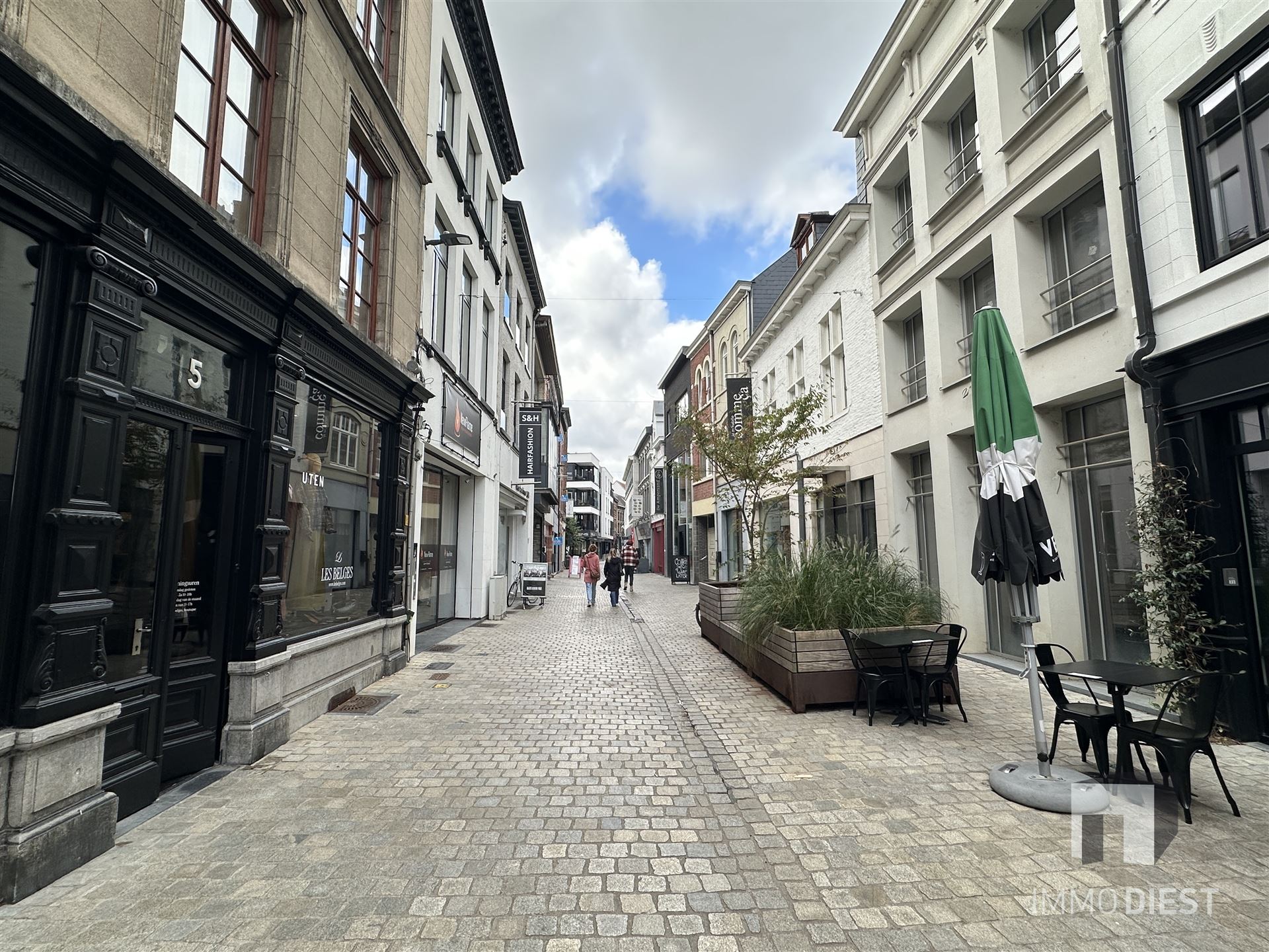 Opbrengsteigendom - 3 gloednieuwe appartementen + 1 handelspand foto 23