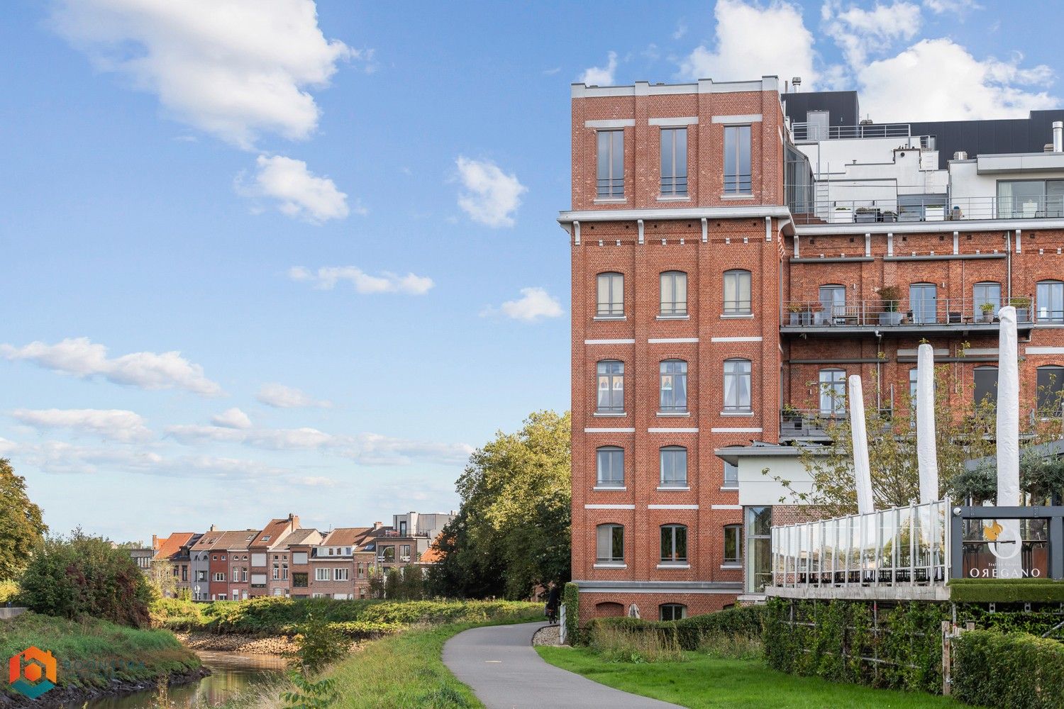 Unieke penthouse met 2 slpkrs aan de vaart te Lier foto 29