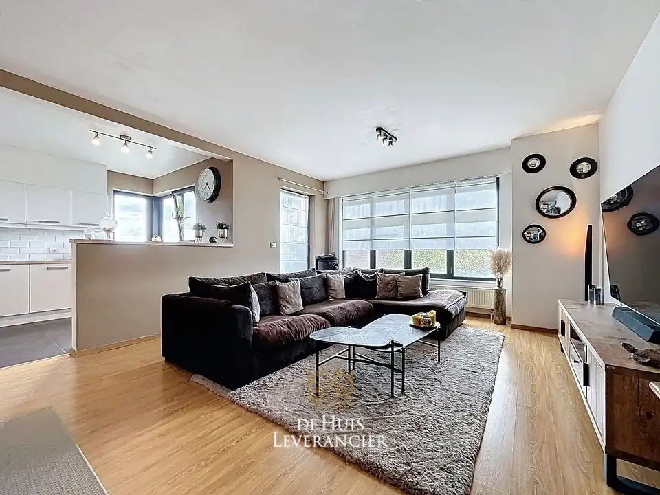 Lichtrijk en instapklaar appartement (100 m²) met zonnig terras in Molenveld Edegem! foto 9