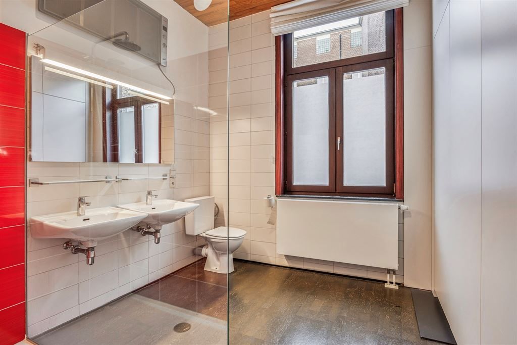 Statige herenwoning met eventuele praktijkruimte! foto 16