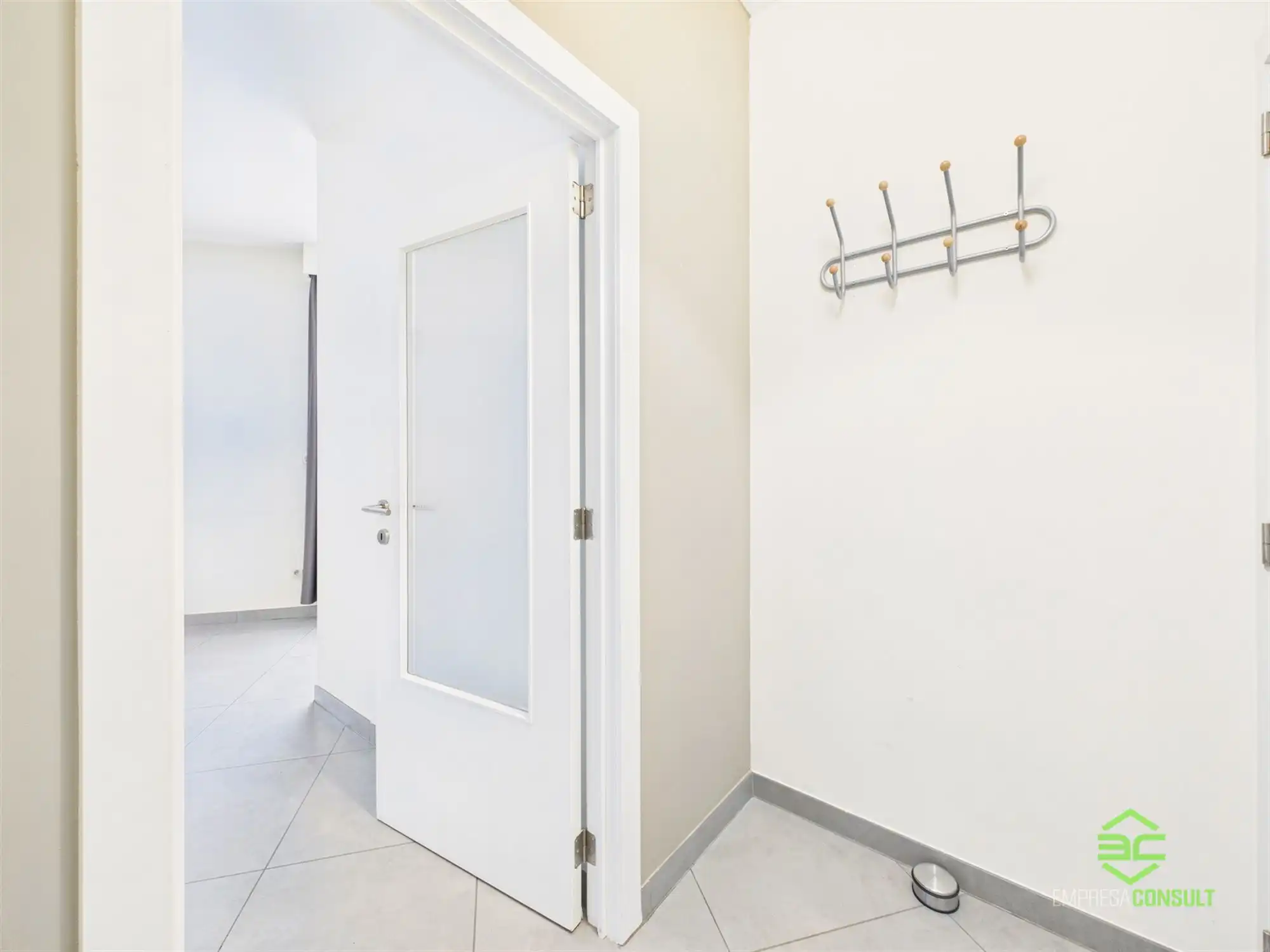 Interessant opbrengsteigendom met 4 app in het centrum! foto 4