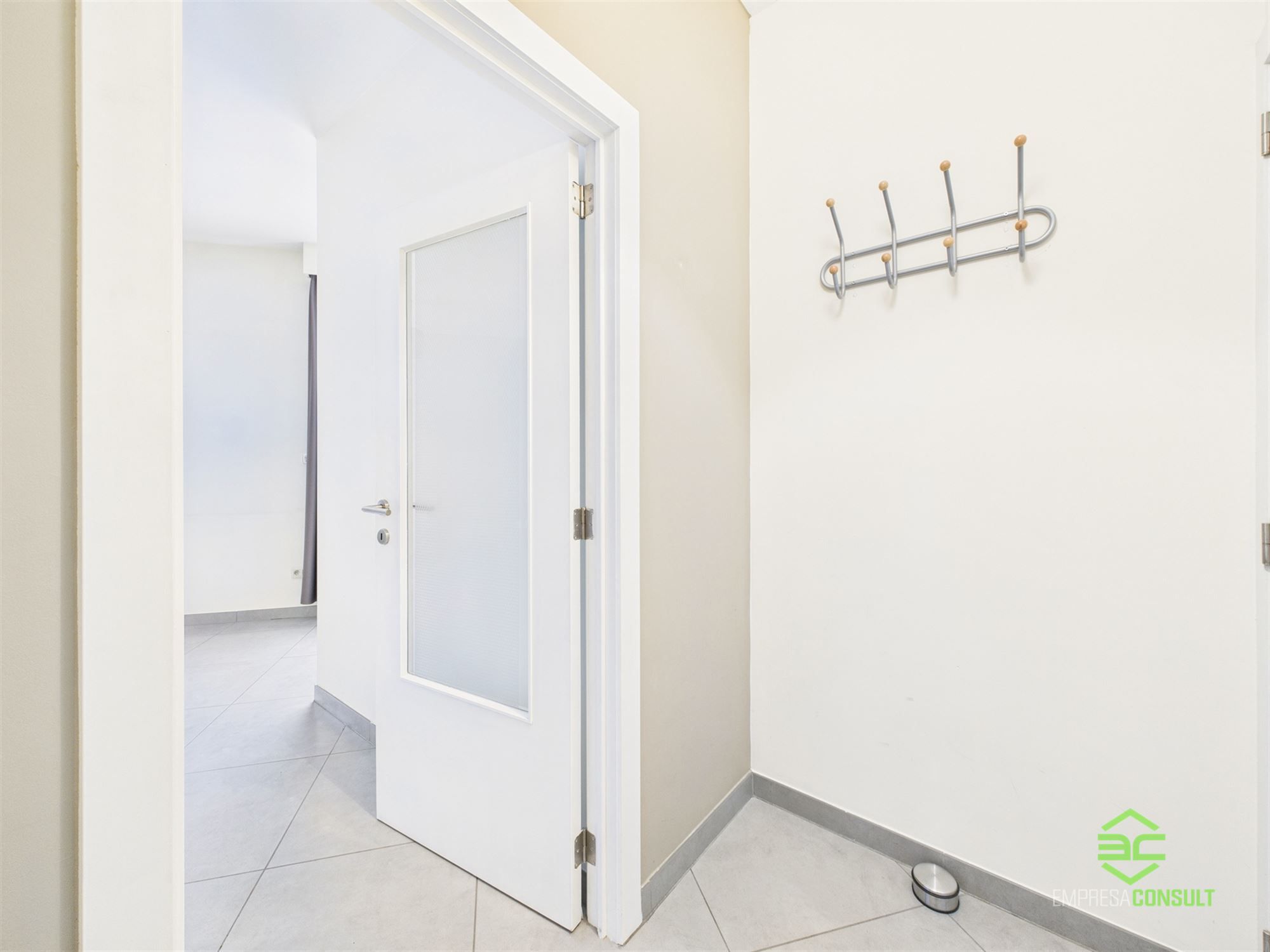 Interessant opbrengsteigendom met 4 app in het centrum! foto 4