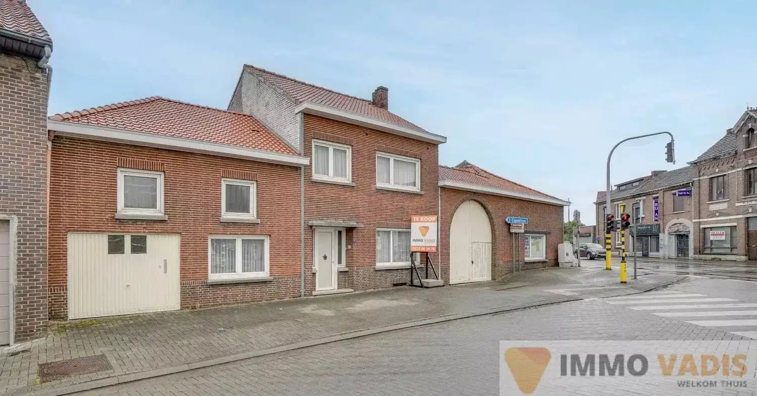 Hoeve op ruim perceel met extra bouwgrond foto 3