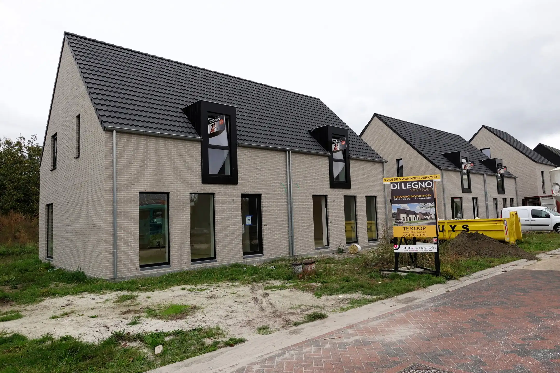 5&nbsp; Energiezuinige woningen (Epeil 10) op gunstige locatie  foto {{pictureIndex}}