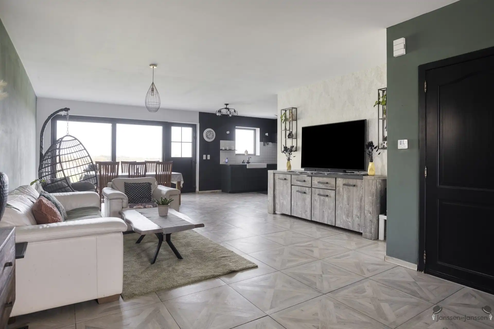 Gerenoveerde energiezuinige woning in het landelijke Budingen foto 4