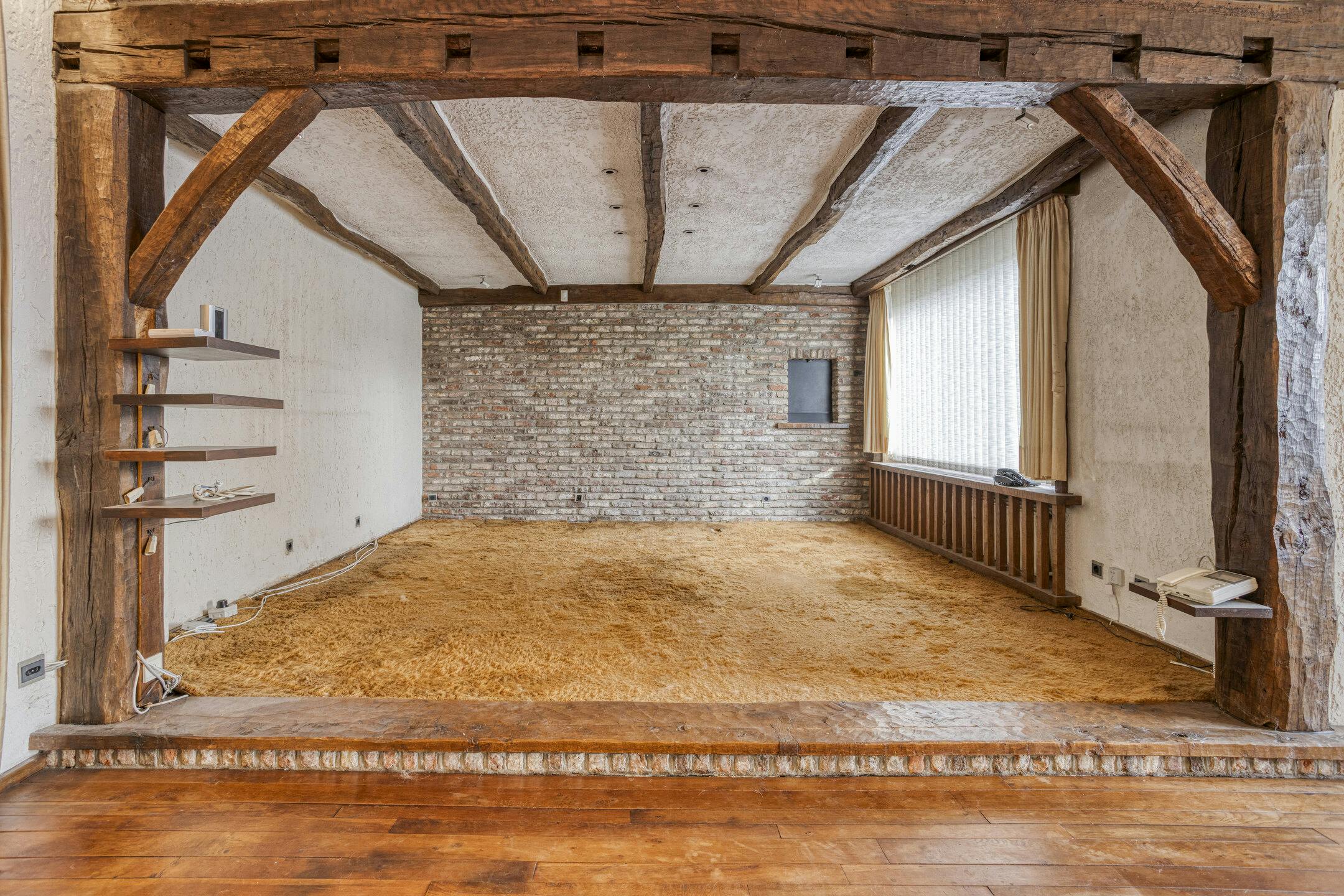 Huis te koop in Ieper met 3 kamers, tuin en garage foto 6