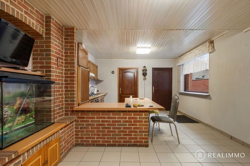 Gezinswoning met potentieel en zonnige tuin in de rustige Arendswijk foto 5