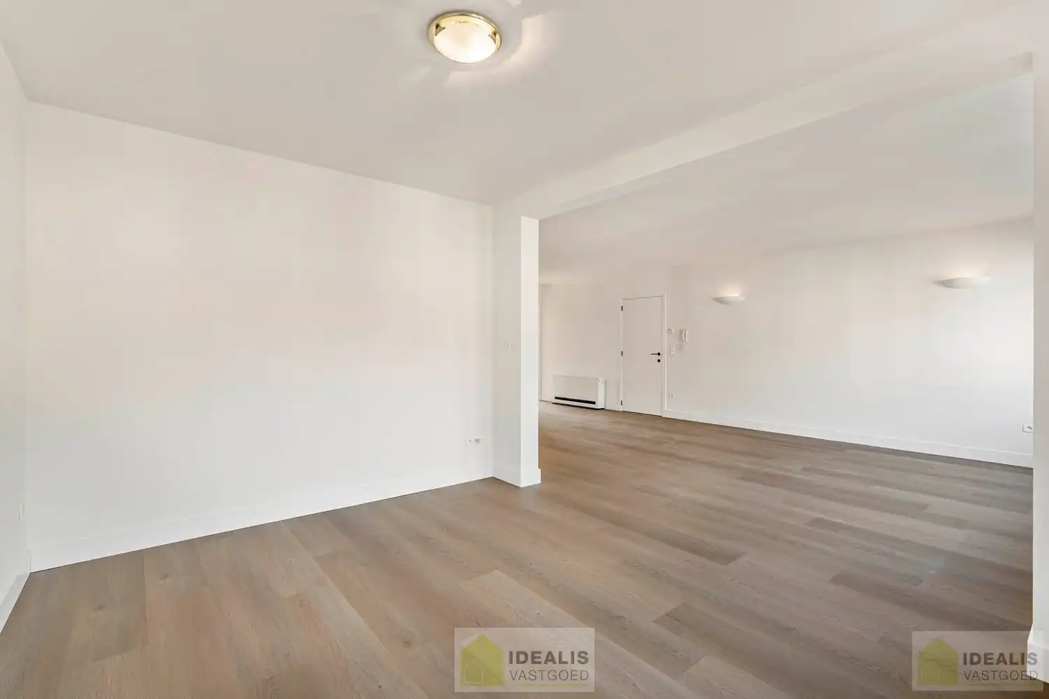 IDEALIS VASTGOED - PRACHTIG GERENOVEERD DUPLEXAPPARTEMENT IN HARTJE HAMONT! foto 3