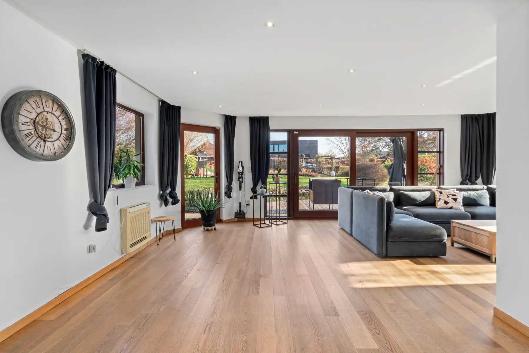Villa met 5 slaapkamers, 3 badkamers en tuin foto 6