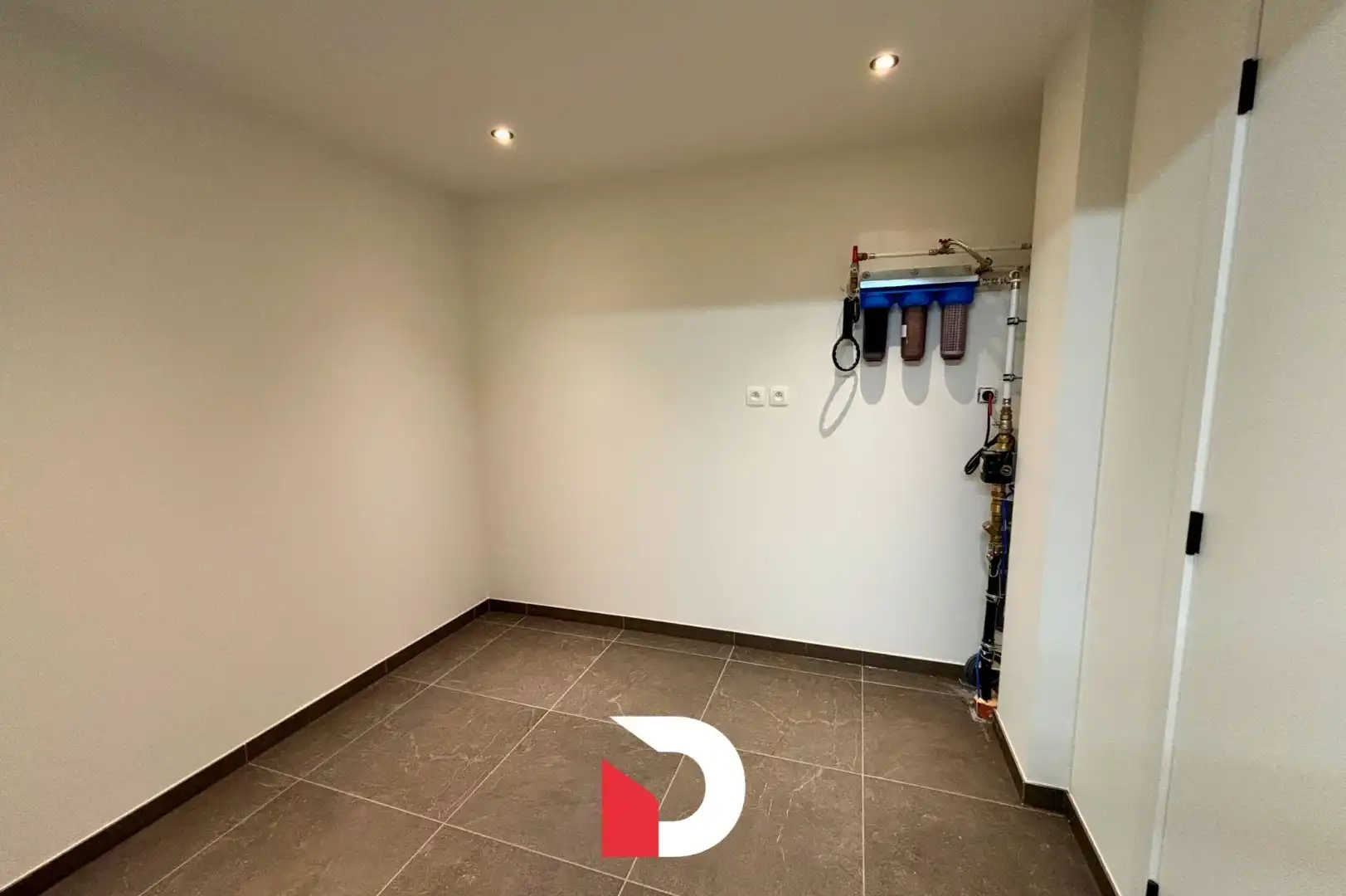 Gerenoveerde, lichtrijke woning met 3 slaapkamers en garage  foto 19