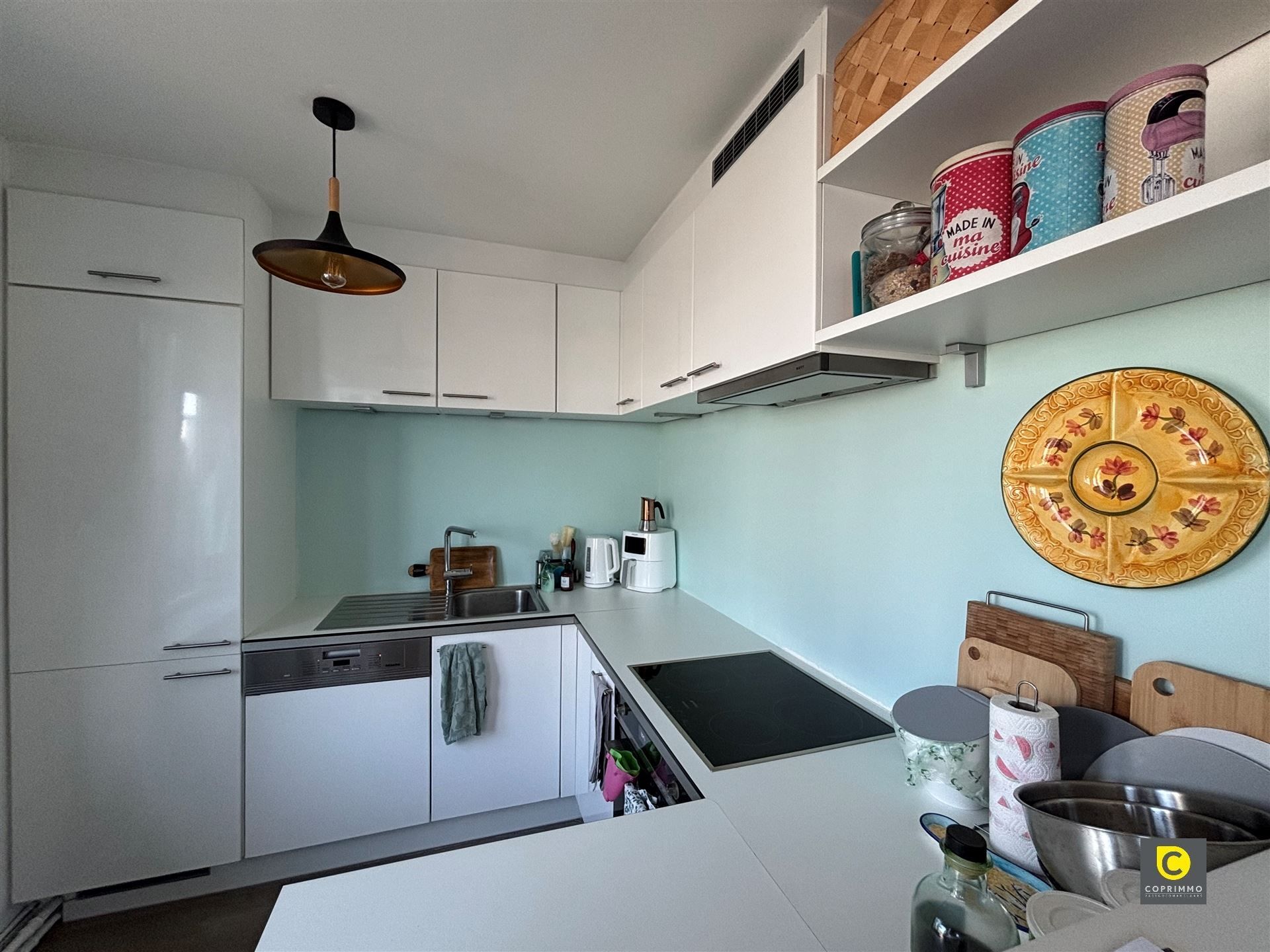 GEMEUBELD dakappartement met 2slp! foto 3