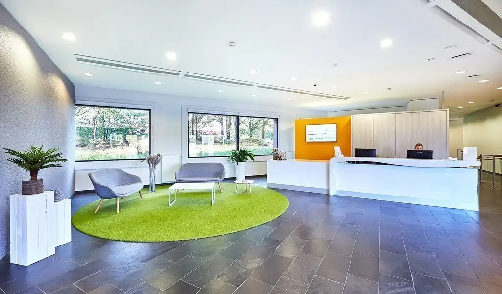 Volledig ingerichte kantoorruimte te huur langs E313 in Herentals foto 3