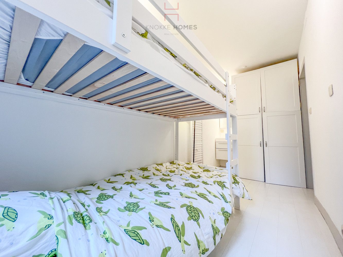 Instapklaar vakantie-appartement met zijdelings zeezicht in Duinbergen foto 16