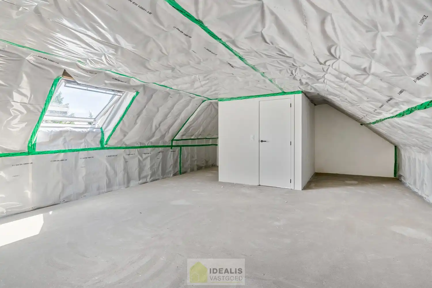 PRACHTIGE NIEUWBOUWWONING (GRONDAANDEEL €116.000,00 + 12% REGISTRATIERECHTEN EN CONSTRUCTIE € 277.000,00 + 21% BTW) MET EEN HEERLIJK LICHTRIJKE WOONKAMER MET OPEN KEUKEN MET AANSLUITEND BERGPLAATS, BUREEL, INPANDIGE GARAGE, 3 SLAAPKAMERS, EEN RUIME BADKAMER VOORZIEN VAN ALLE COMFORT! EEN HEERLIJK RUIM HUIS MET INPANDIGE GARAGE, EEN LEUKE TUIN, OP EEN GEGEERDE LOCATIE NABIJ HET CENTRUM VAN REPPEL! foto 27