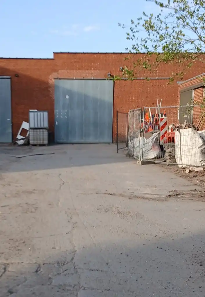 Industrieloods met grote inrijpoort | Spitaalstraat foto 2