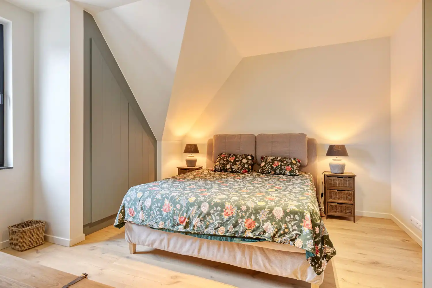 LUXUEUS APPARTEMENT MET PRIVE TUIN, TERRAS EN GARAGE VOOR 2 WAGENS TE OLMEN! foto 20
