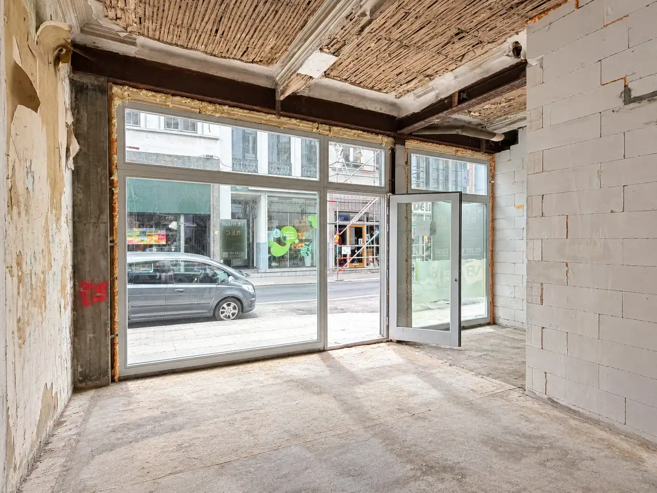 Casco Handelsgelijkvloers Te Huur op toplocatie in centrum Lier foto 2