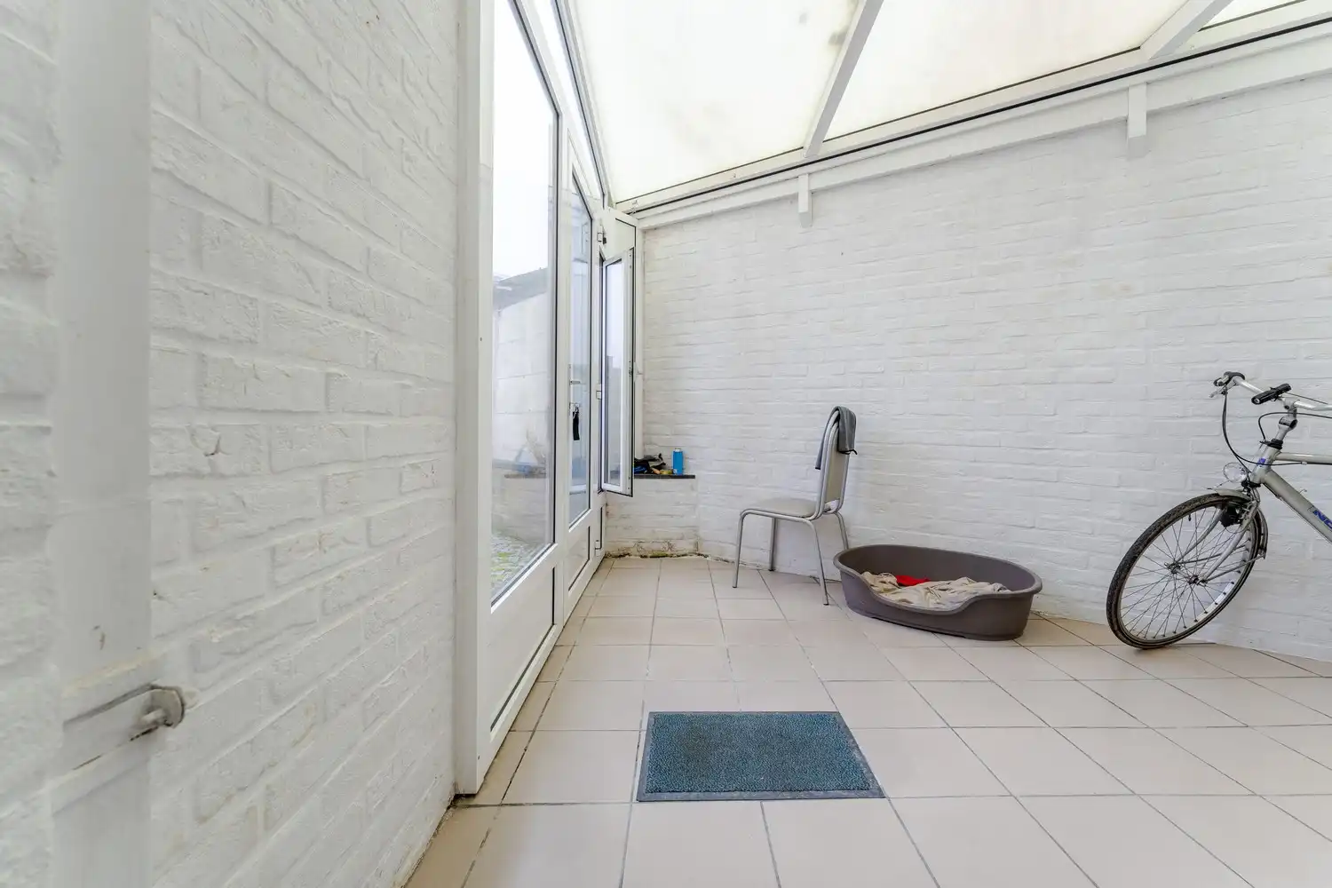 Ruim gelijkvloers appartement met 2 slaapkamers en garagebox nabij het centrum van Bree. foto 26