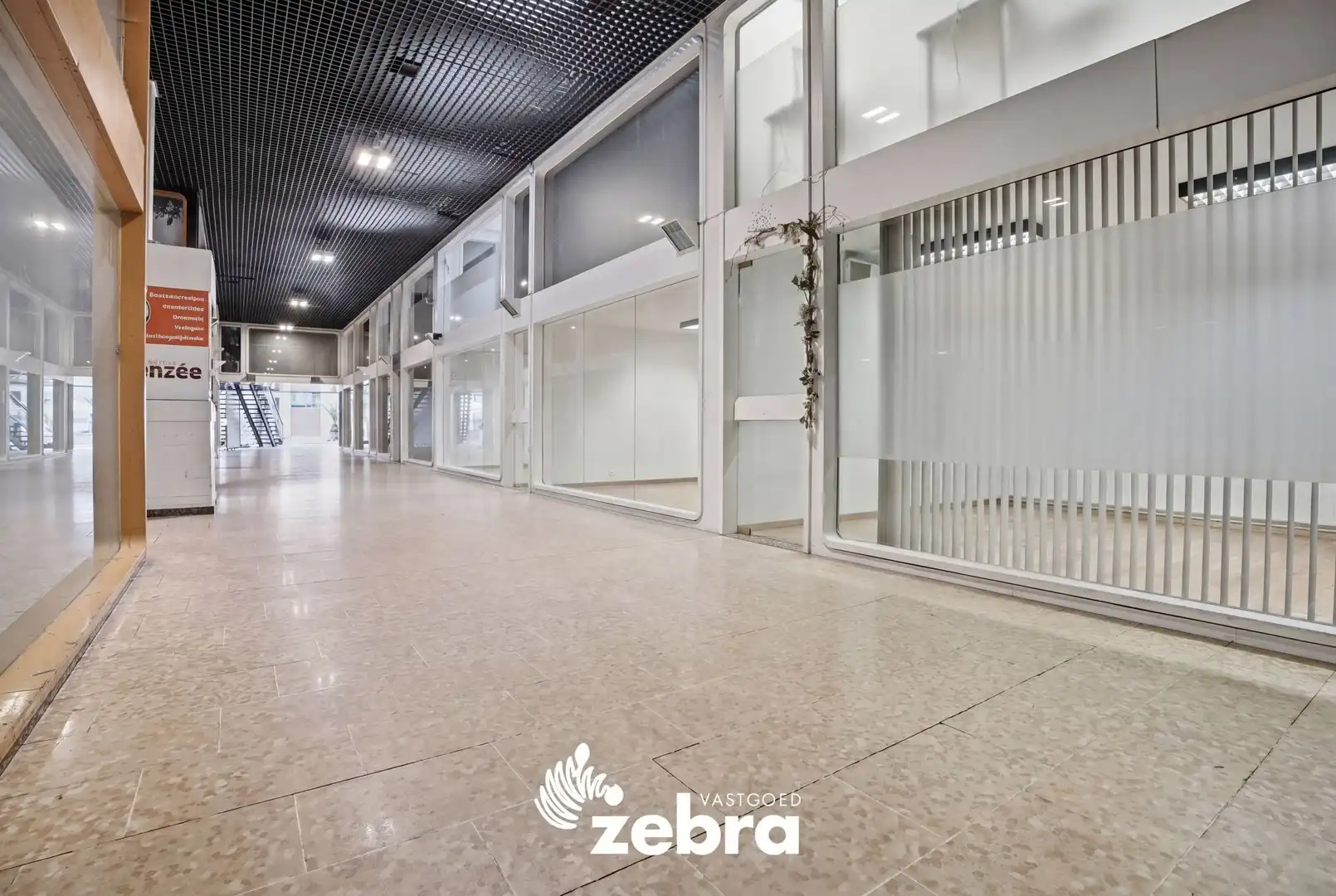 Handelspand met commerciële topligging in Roeselare! foto 8