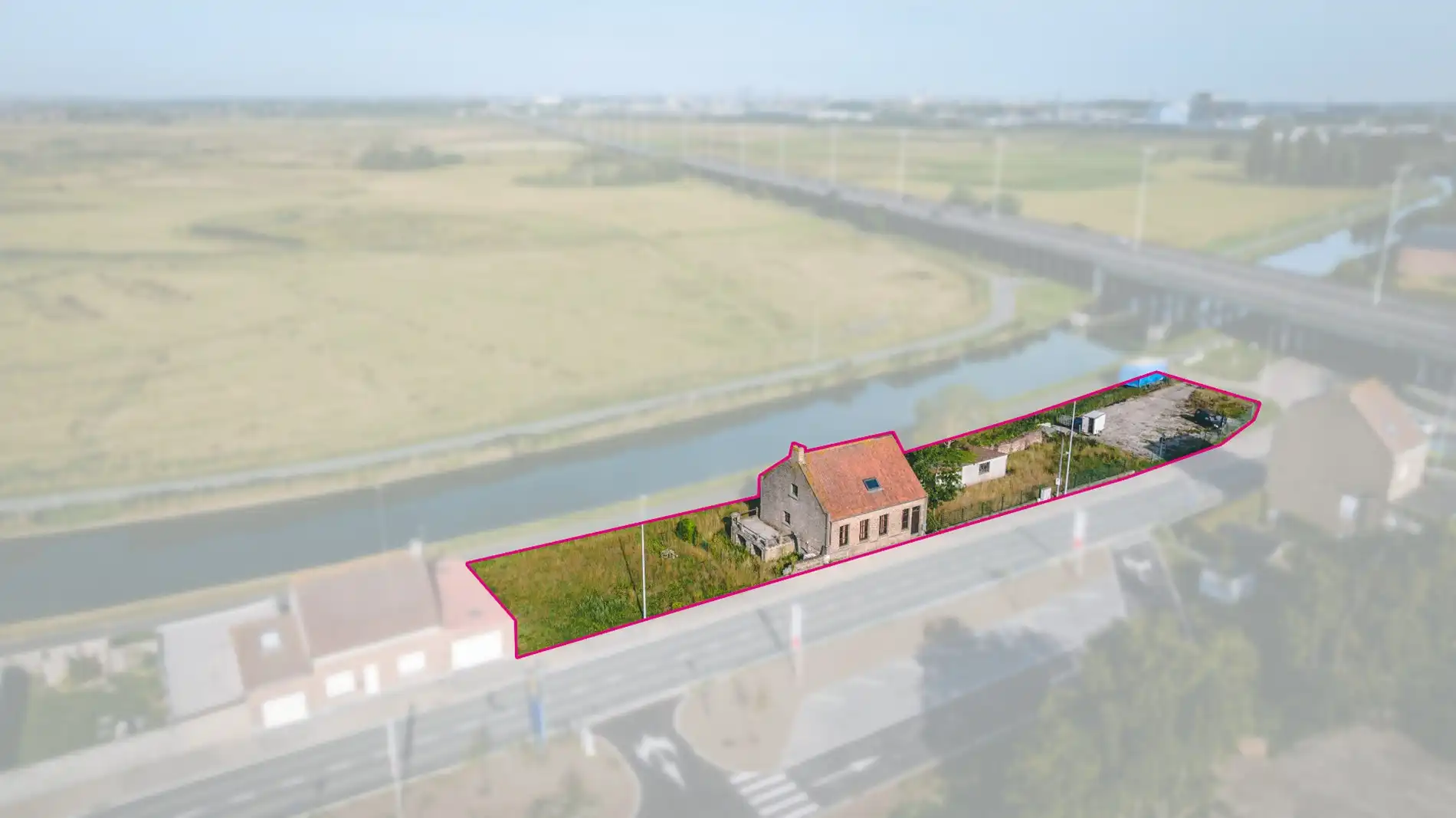 Te renoveren vrijstaande woning met prachtig uitzicht in natuurgebied  foto 2