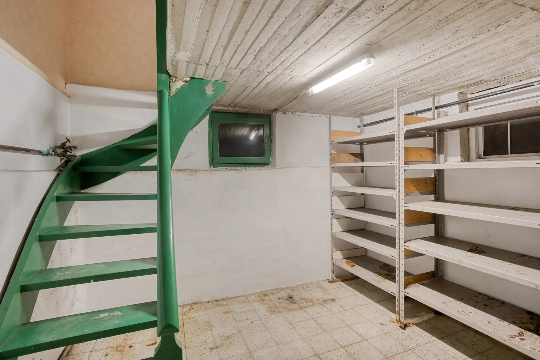 Halfopen bebouwing op zeer centrale ligging foto 28