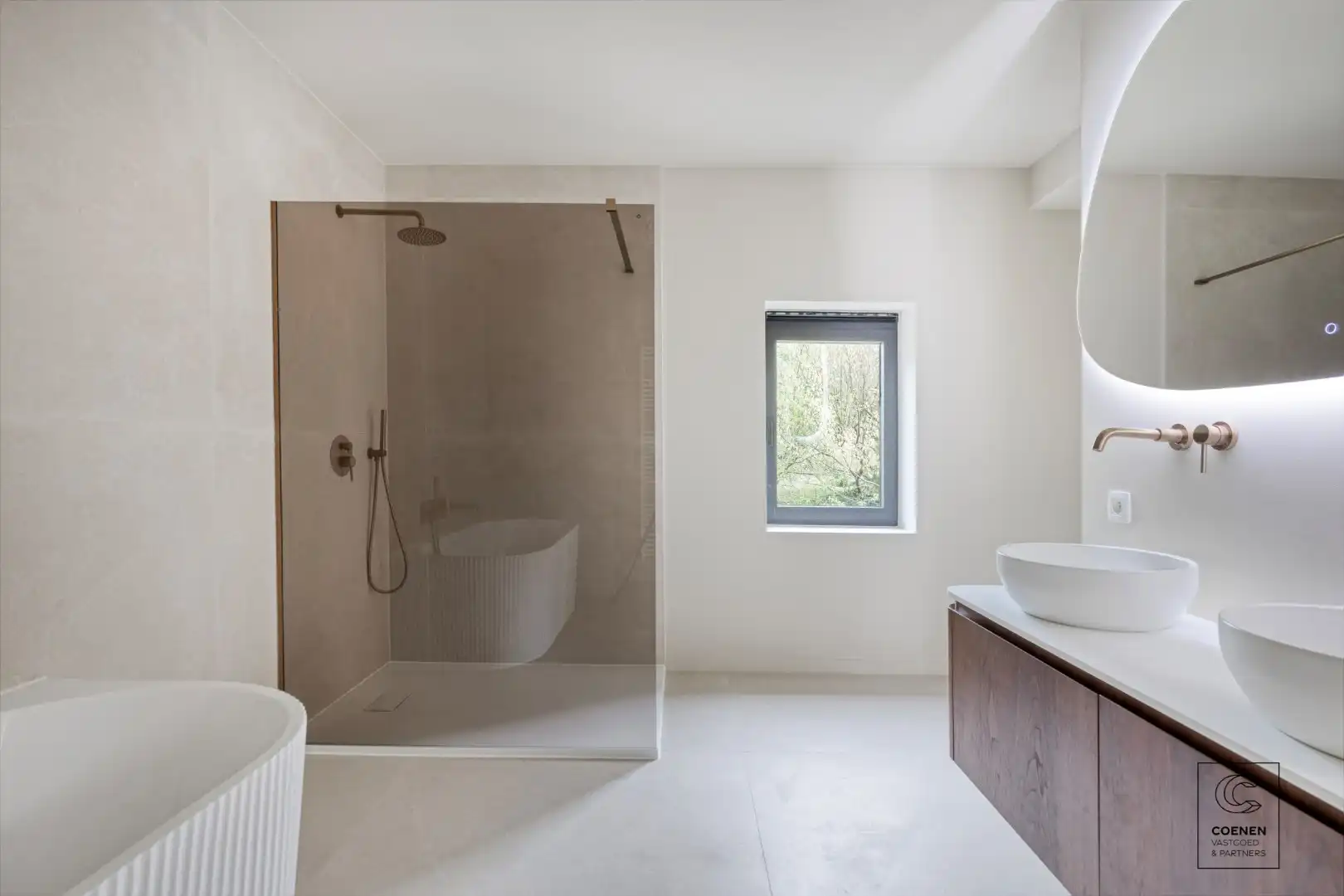 Prachtig gerenoveerde woning met 4 slpk, 2 badkamer en riante tuin op een toplocatie te Rijmenam! foto 15