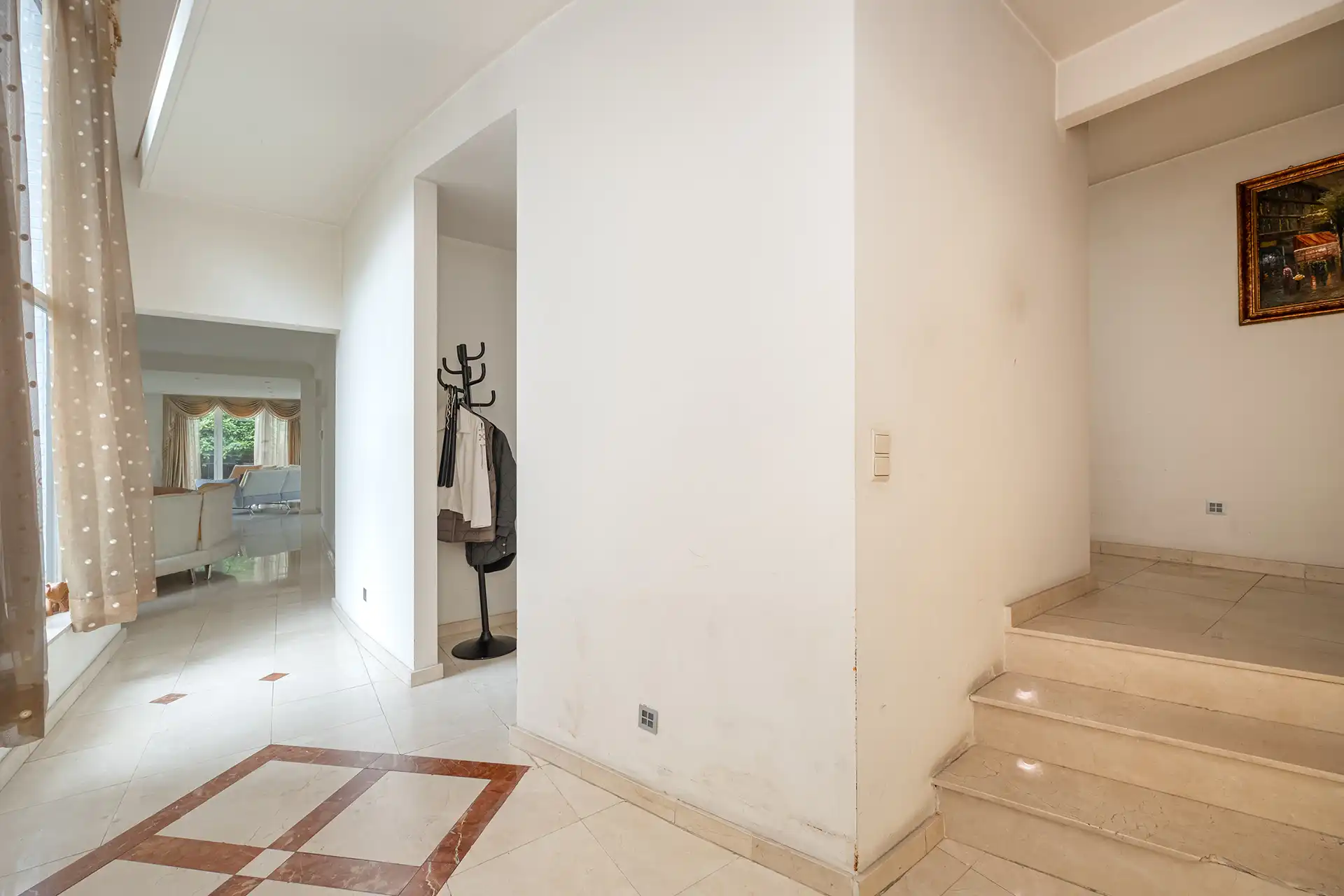 Ruime villa met 4 slpk's en 3 badkamers op toplocatie foto 12