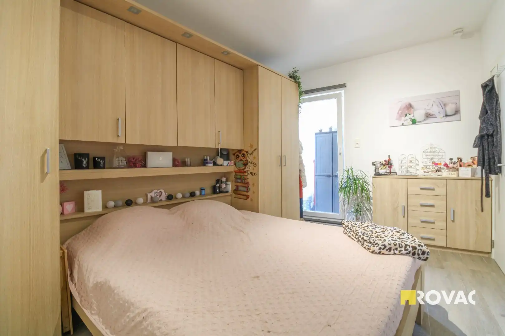 Volledig gerenoveerd en gemeubeld appartement met garage! foto 10