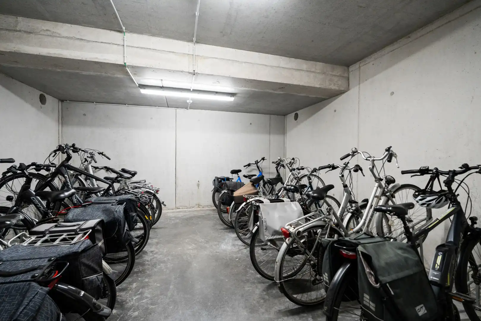 Energiezuinig appartement met parking in het centrum van Jabbeke foto 28