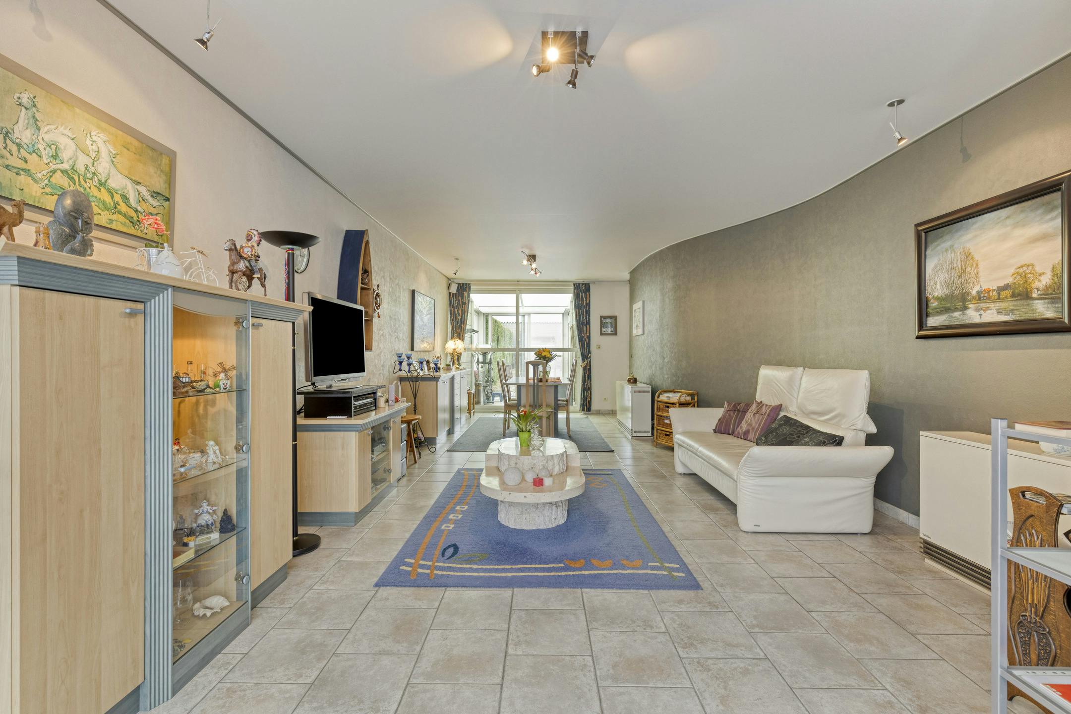 Knusse woning met dubbele garage en uitweg achteraan te Gavere foto 4
