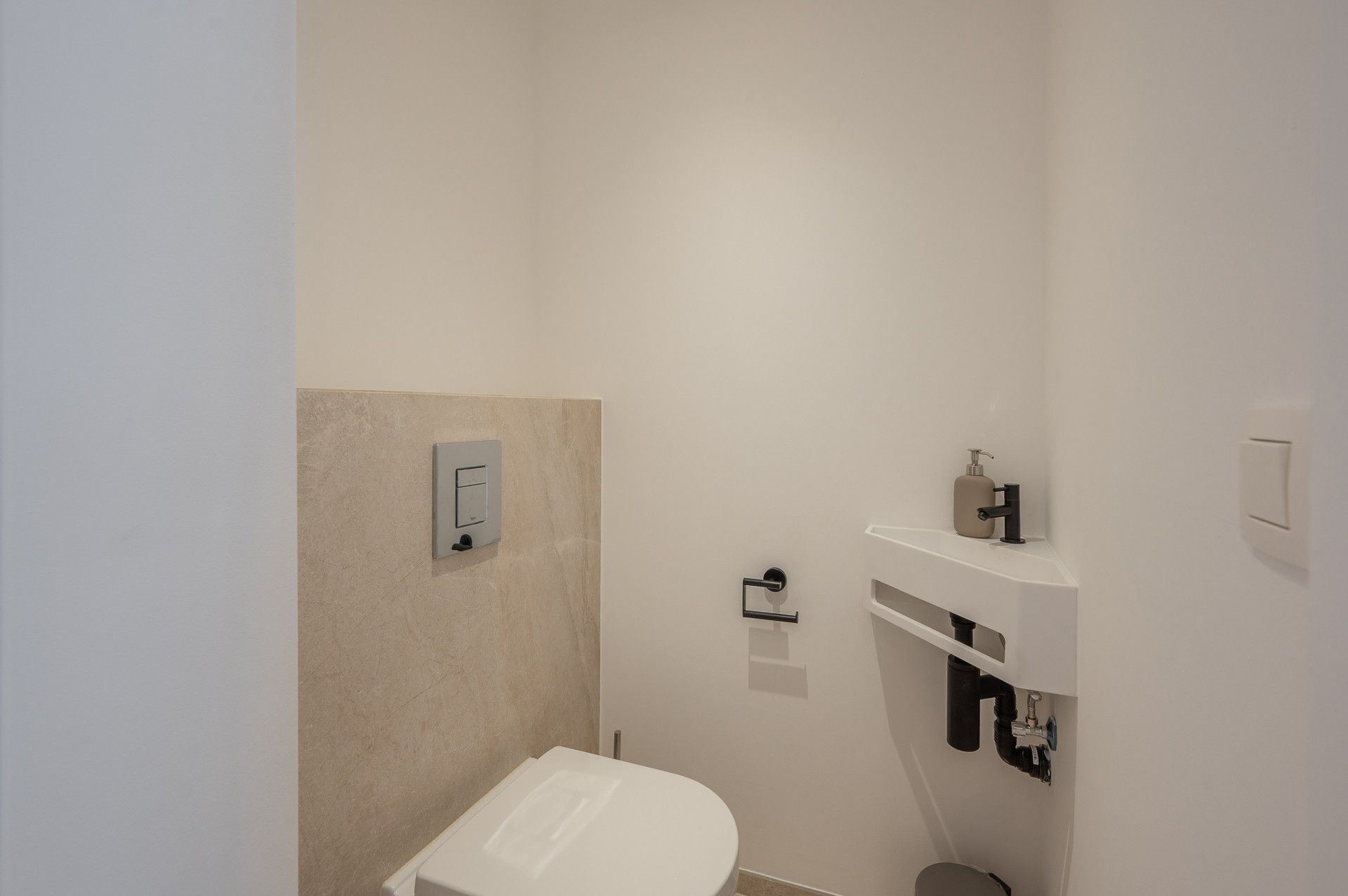 Recent gerenoveerd appartement met zeezicht aan het Albertstrand foto 11