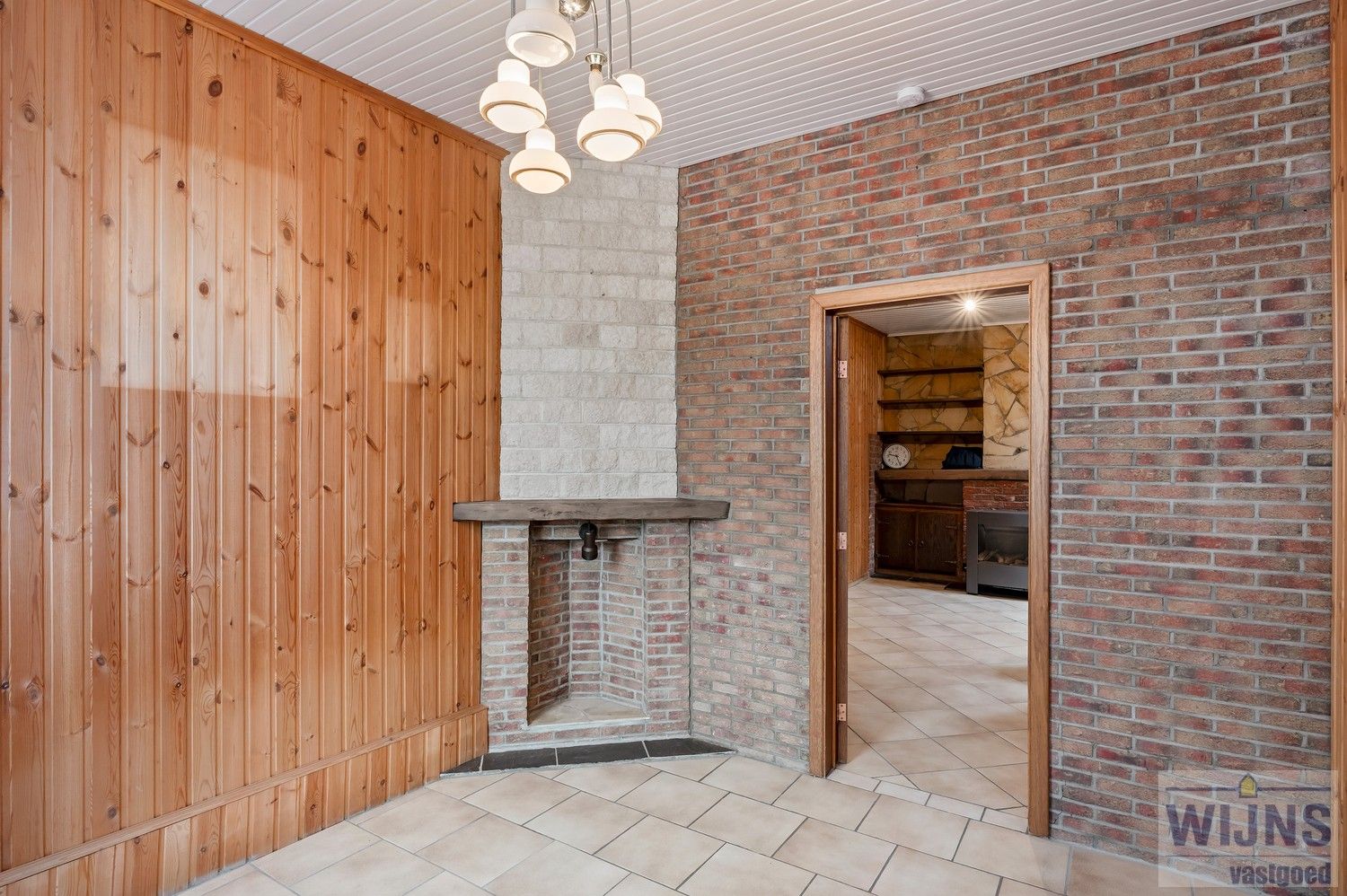 TE RENOVEREN WONING MET ACHTERUITGANG IN HET CENTRUM VAN EMBLEM foto 4