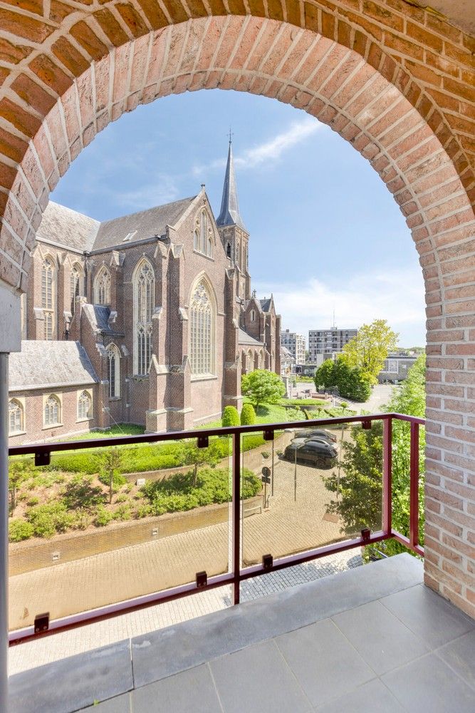 Ruim appartement met 3 slaapkamers in centrum Lanaken foto 9