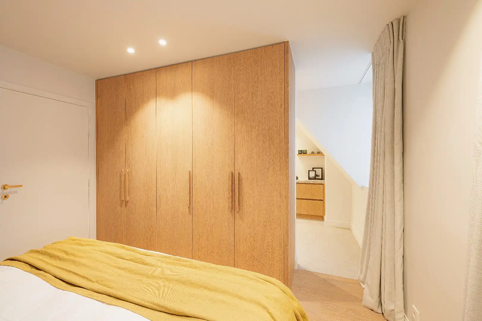 Ruime en elegante alleenstaande villa met luxe afwerking en zonnige tuin foto 28