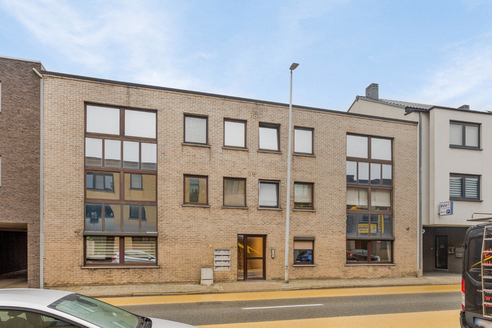 Instapklaar appartement met 2 slpks en garage op wandelafstand van het centrum !  foto 16