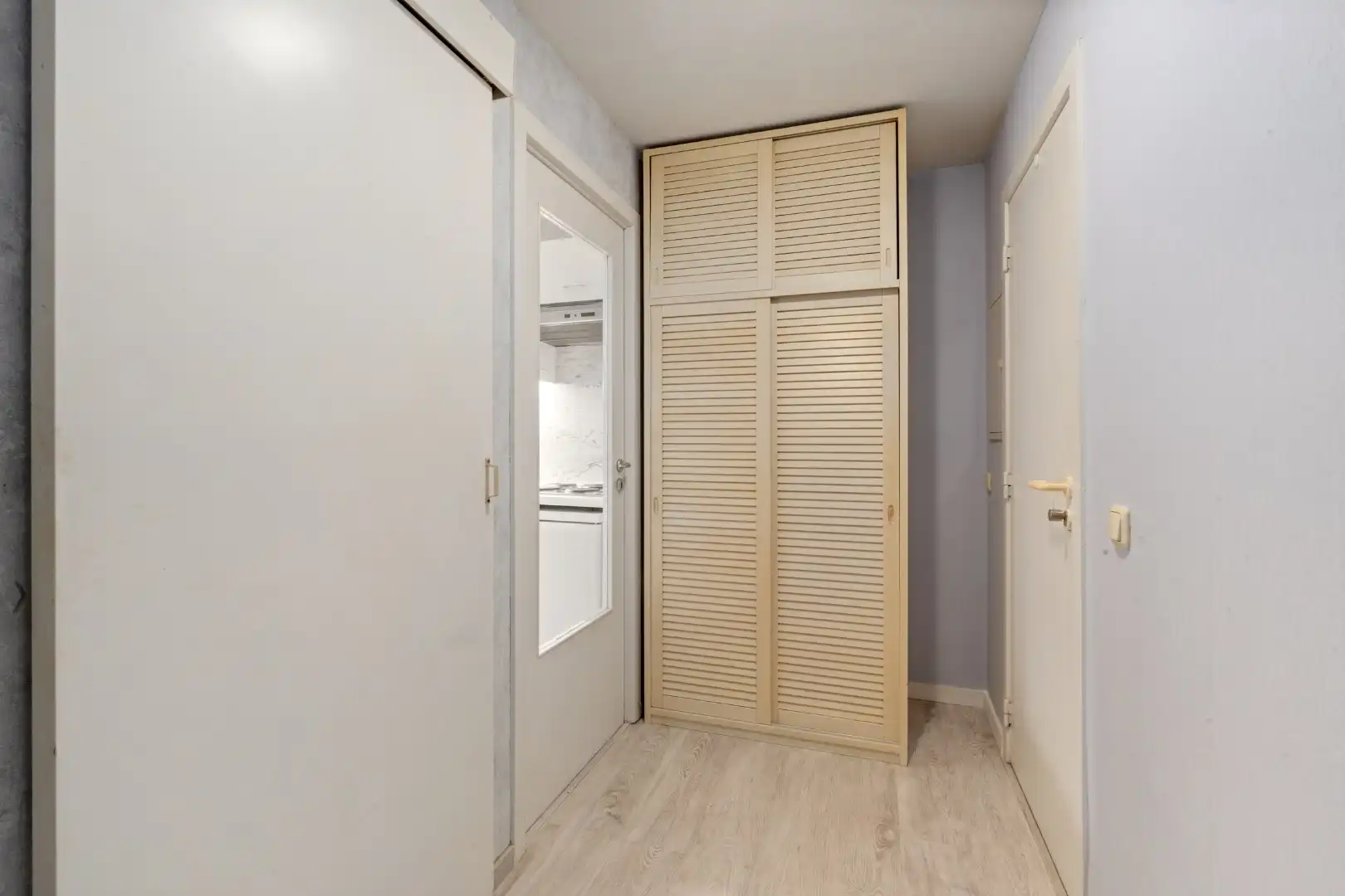 STUDIO MET ZIJDELINGS ZEEZICHT EN TERRASJE OP TOPLIGGING foto 11