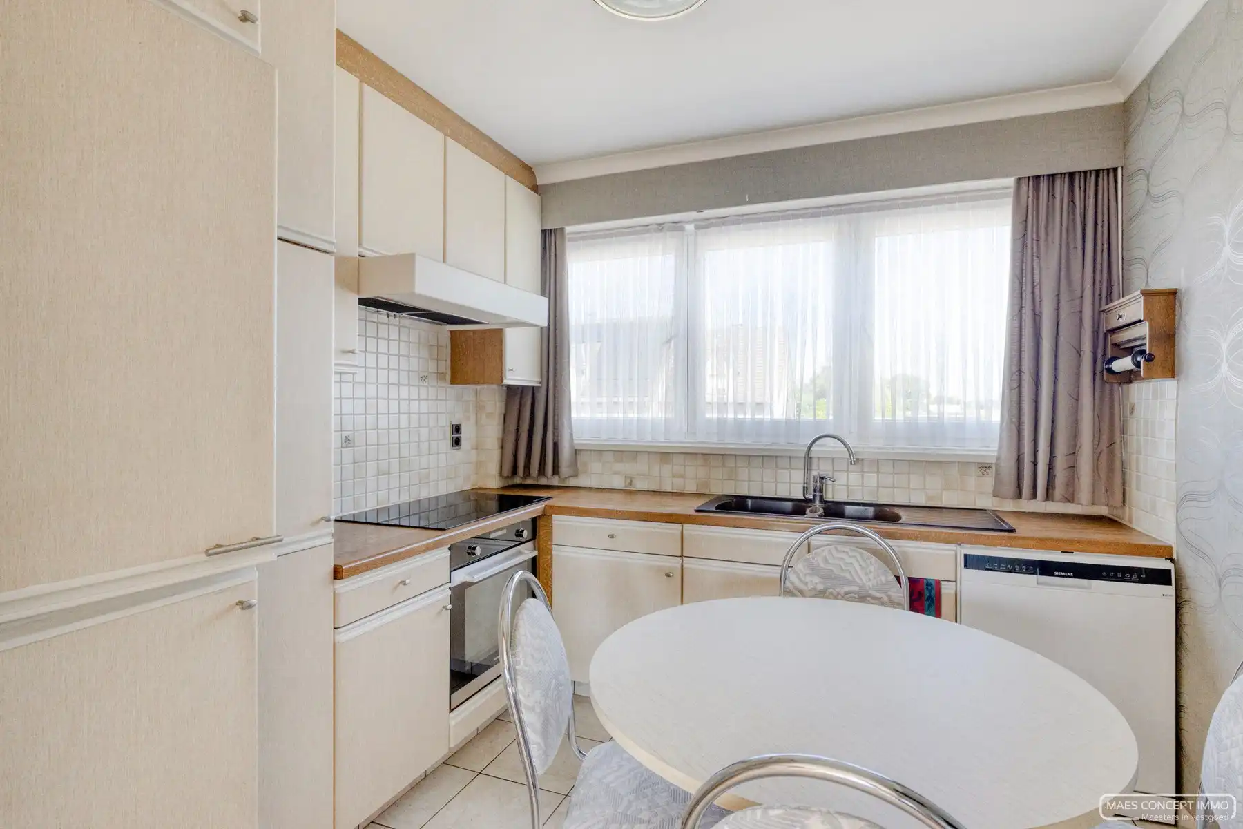 Bel-etage woning met 3 slaapkamers te koop in Deerlijk foto 9