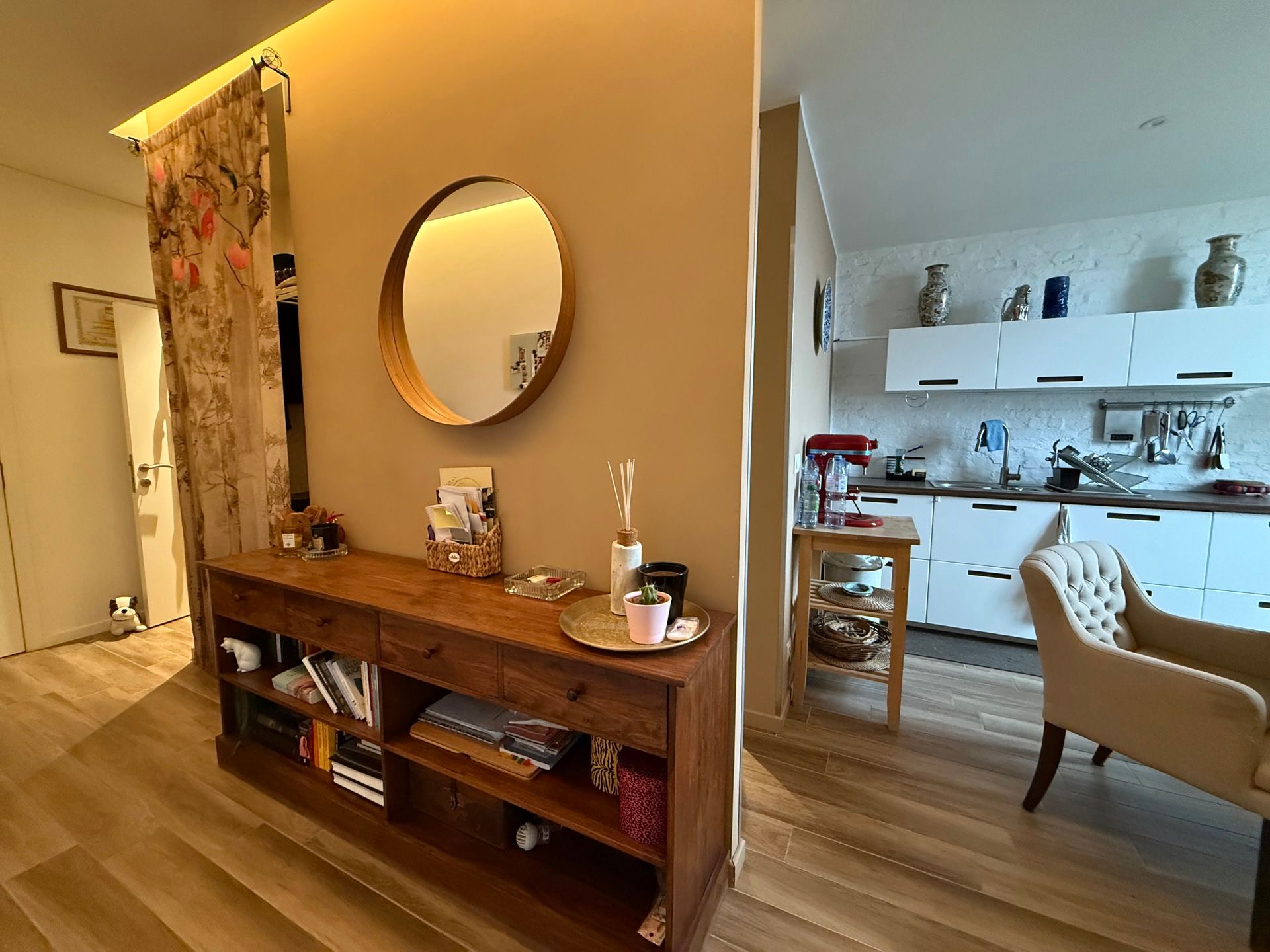 Gemeubeld appartement van ca. 74 m² foto {{pictureIndex}}