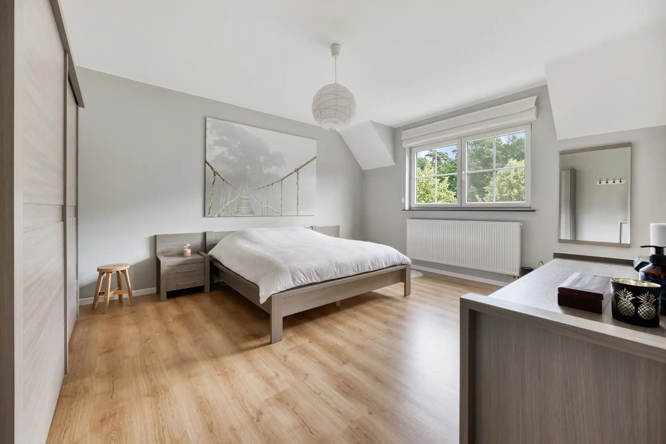 Rustig gelegen villa met prachtige tuin en zwemvijver foto 18
