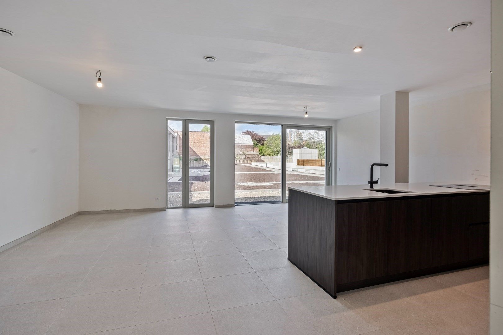 Luxueus gelijkvloers 3-slaapkamerappartement met tuin en terras! 6% BTW mogelijk  foto 10