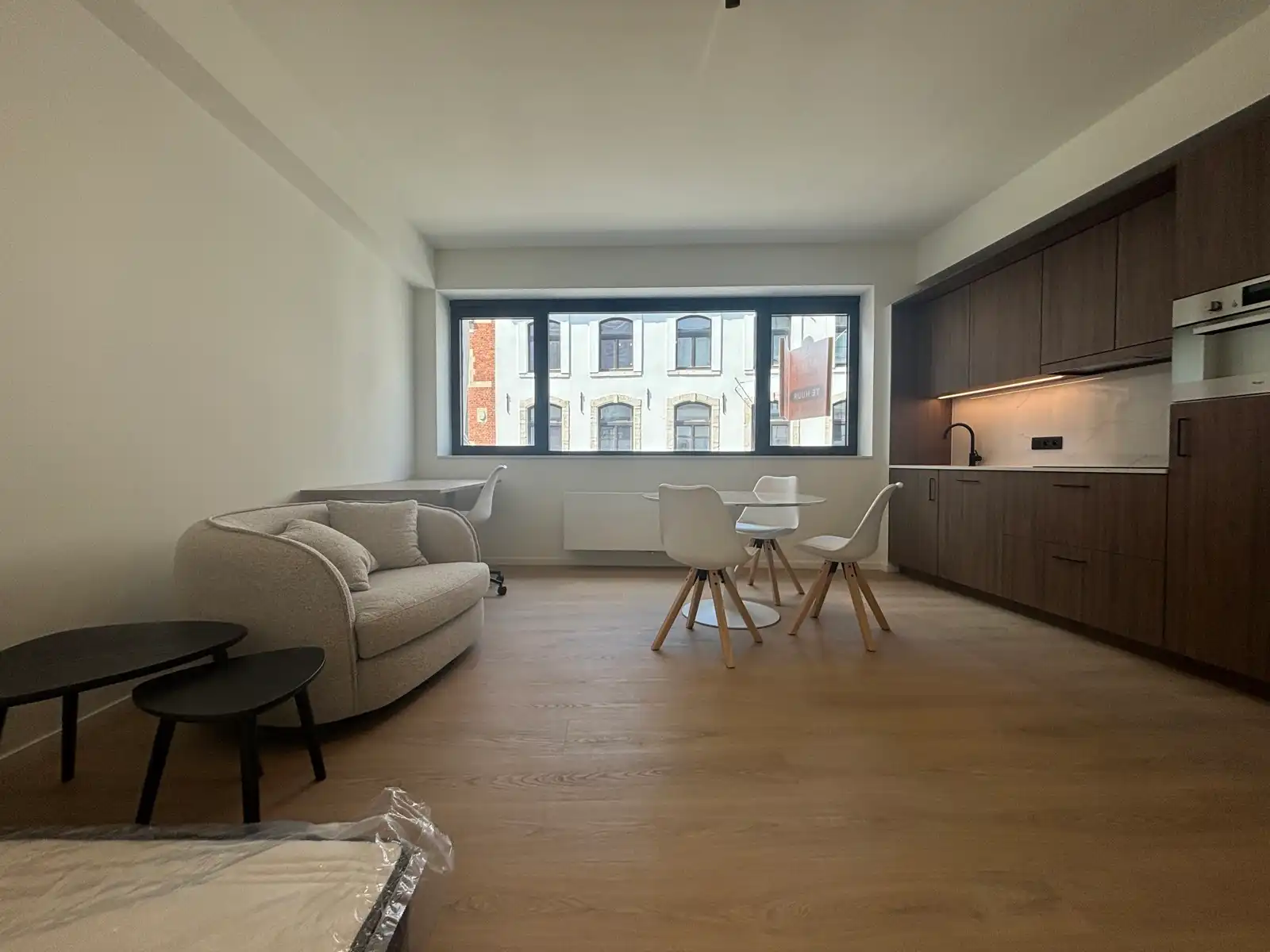 BEMEUBELDE STUDIO'S IN HARTJE LEUVEN foto {{pictureIndex}}