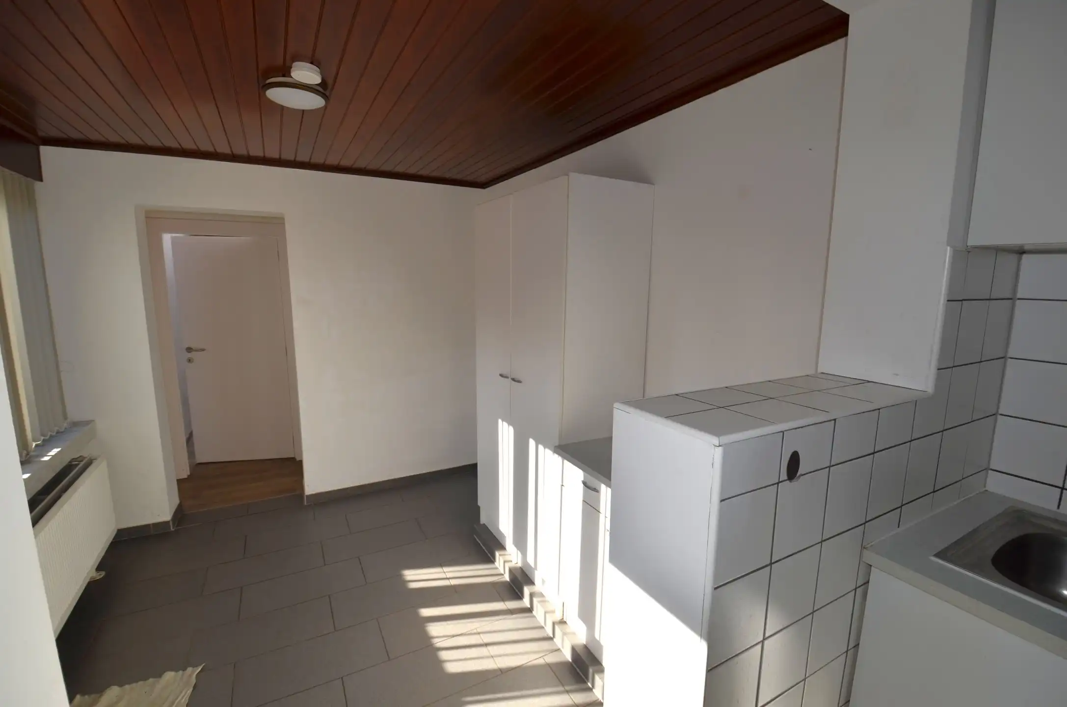 Knusse te renoveren laagbouw op TOP-ligging foto 12