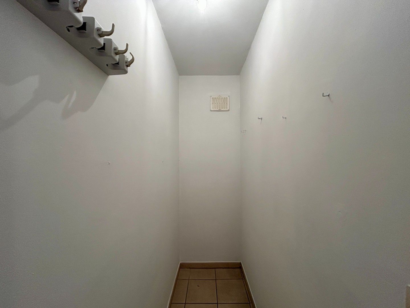 Instapklaar 2-slaapkamerappartement te centrum Tielt! foto 10