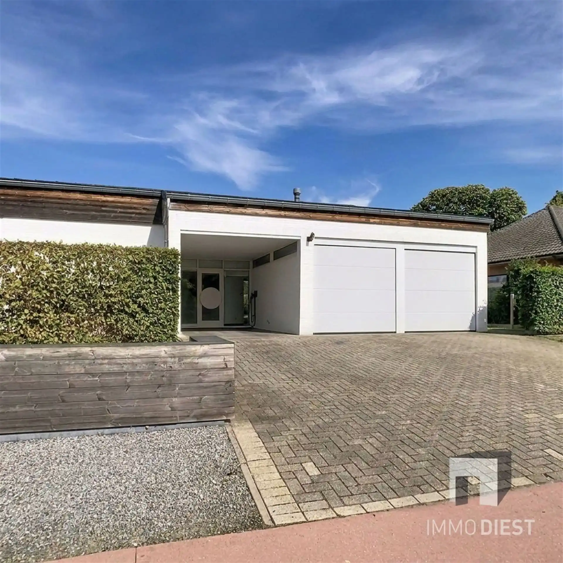 Comfortabel gelijkvloers met tuinhuis foto 3
