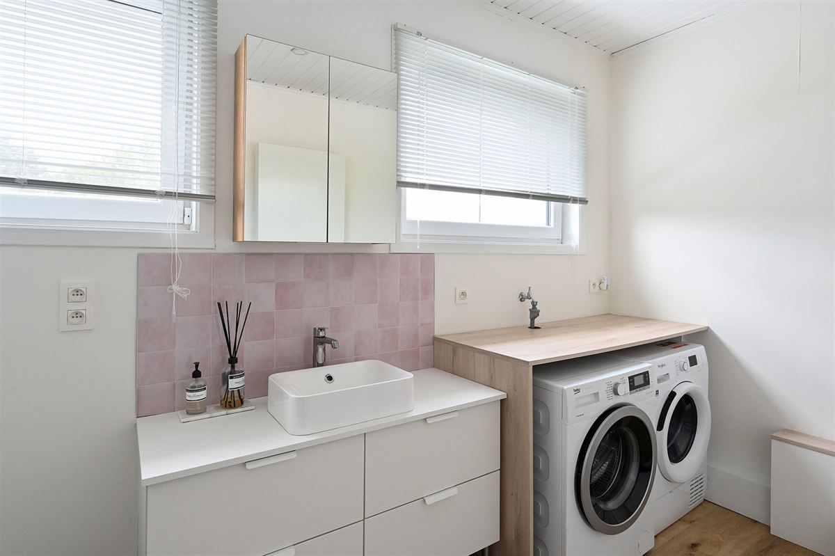 Supergezellige gerenoveerde woning met zij-ingang foto 14